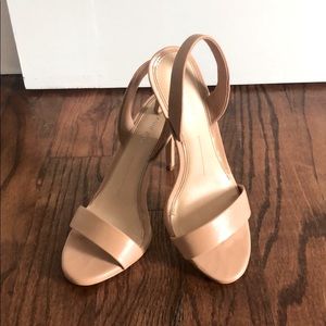 Gianni Bini Devlyy nude heels slingback